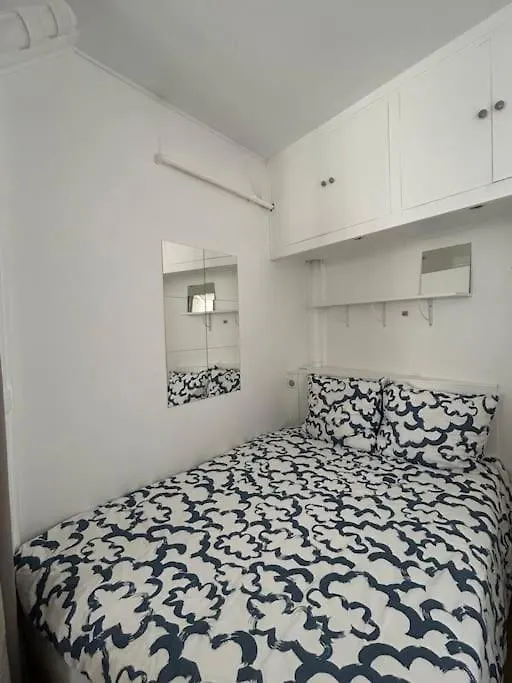 Your Parisian Home 10 Min Walk From Eiffel Tower 0*, Paris
