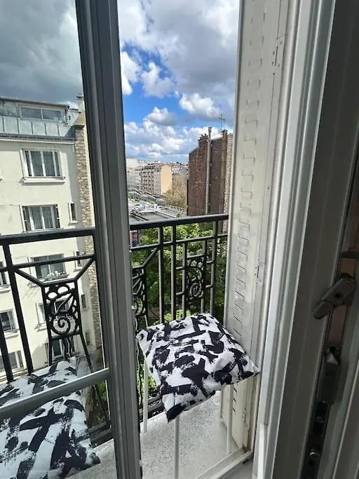 Your Parisian Home 10 Min Walk From Eiffel Tower